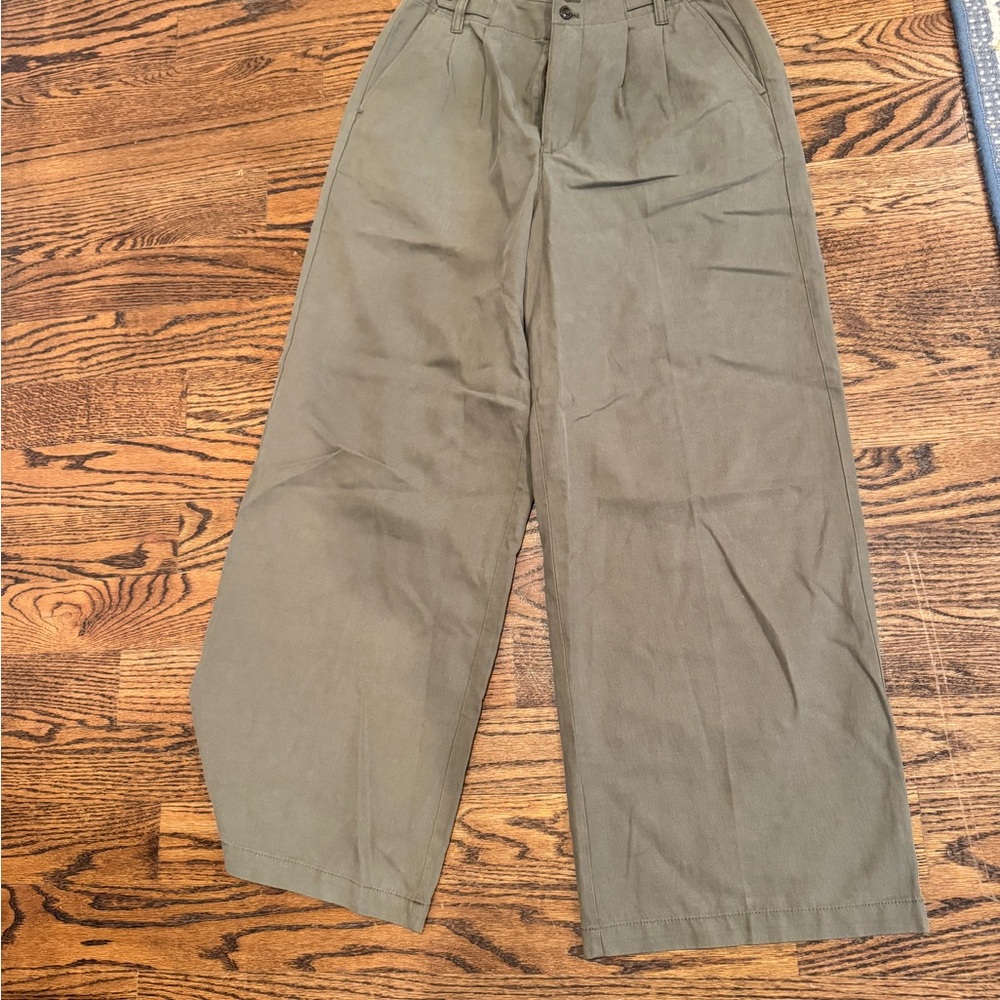 Madewell women’s The Harlow Wide-Leg Chinos in Olive Green